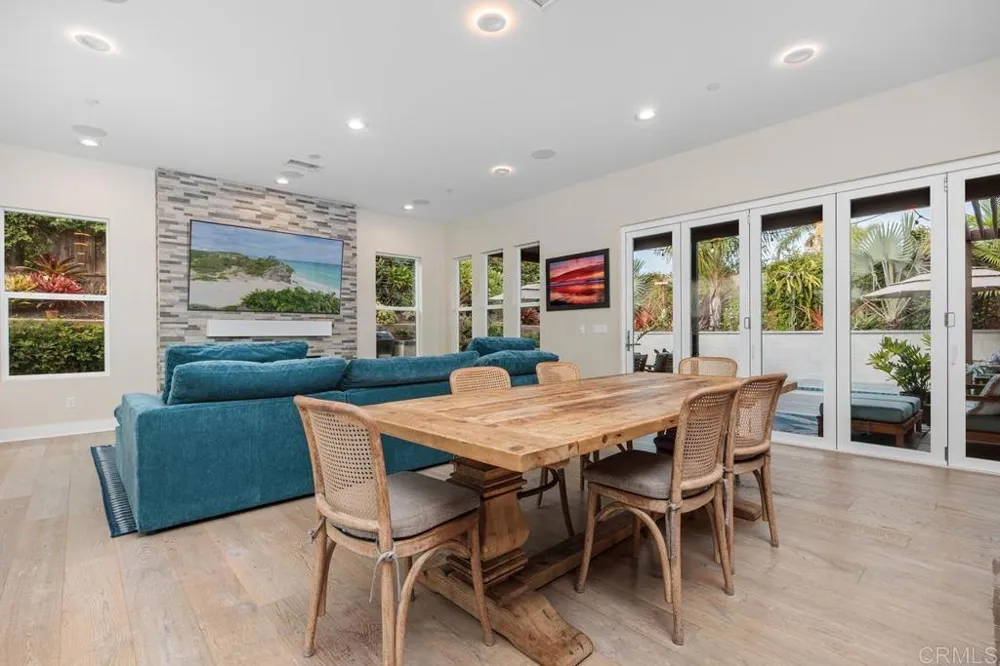 715 Adelaide Circle Encinitas, CA 92024