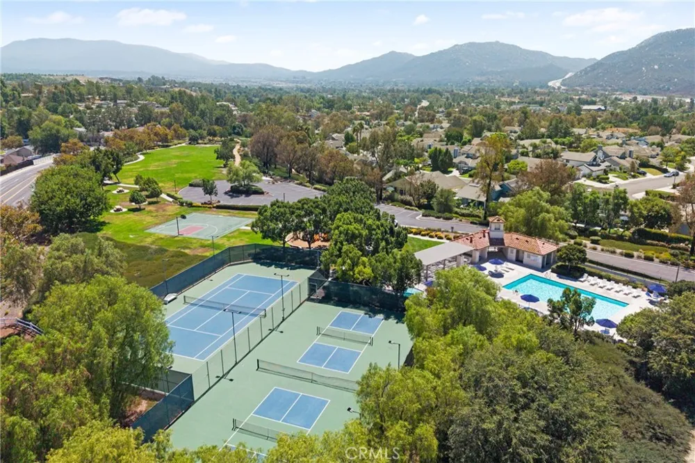 43490 Calle Nacido Temecula, CA 92592