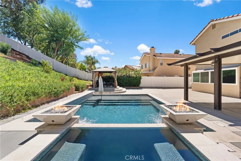43490 Calle Nacido Temecula, CA 92592