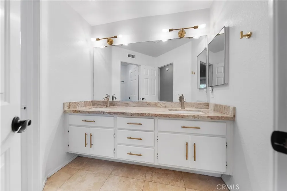 43490 Calle Nacido Temecula, CA 92592