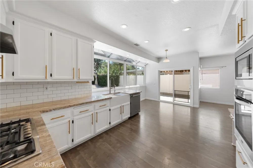 43490 Calle Nacido Temecula, CA 92592