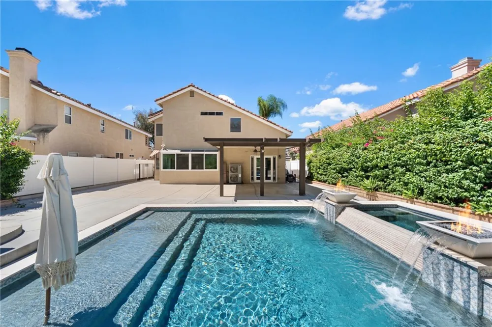 43490 Calle Nacido Temecula, CA 92592