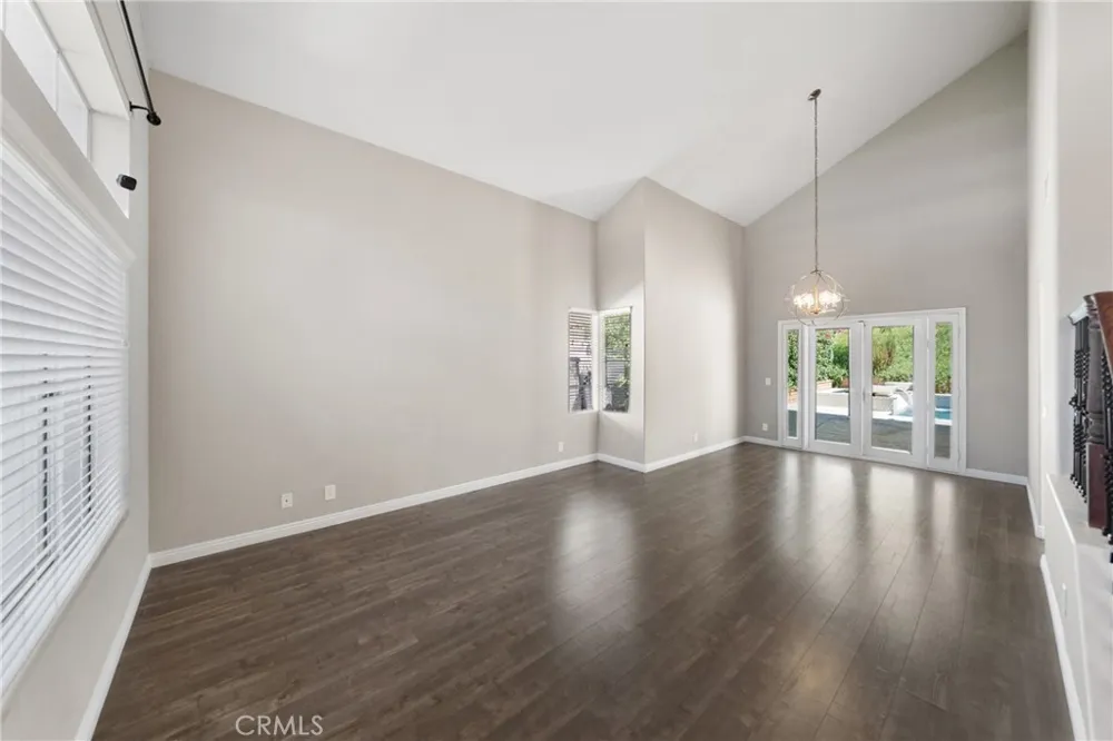 43490 Calle Nacido Temecula, CA 92592