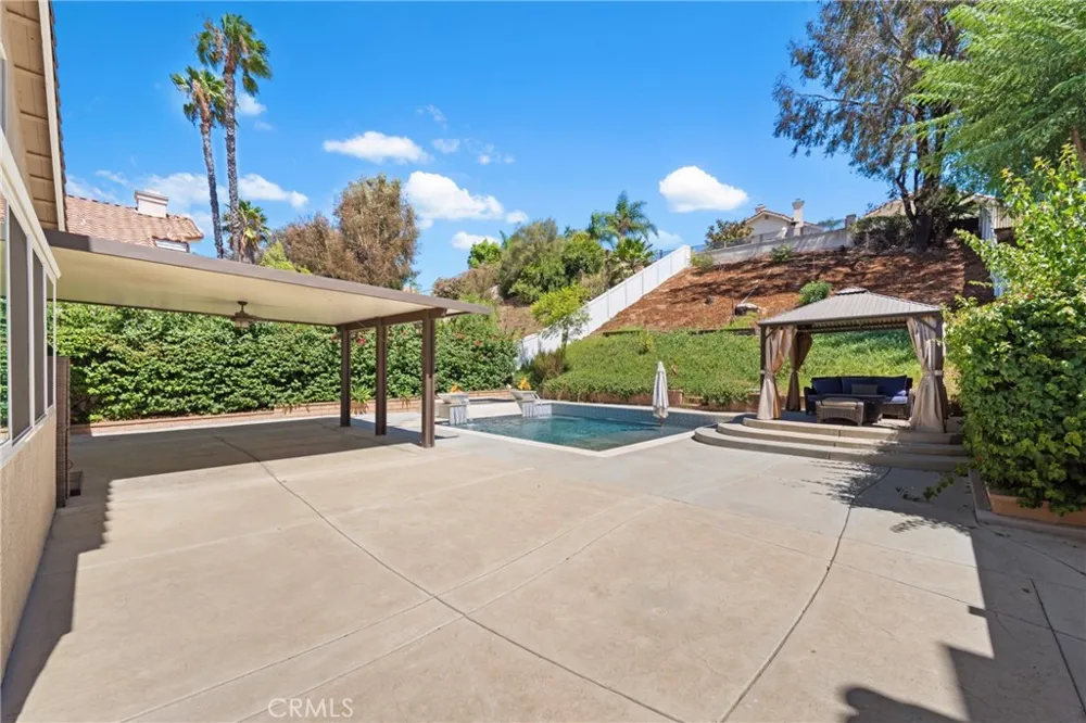 43490 Calle Nacido Temecula, CA 92592