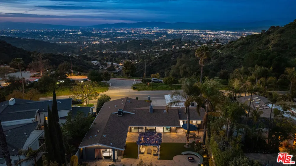 8400 Mulholland Drive Los Angeles, CA 90046