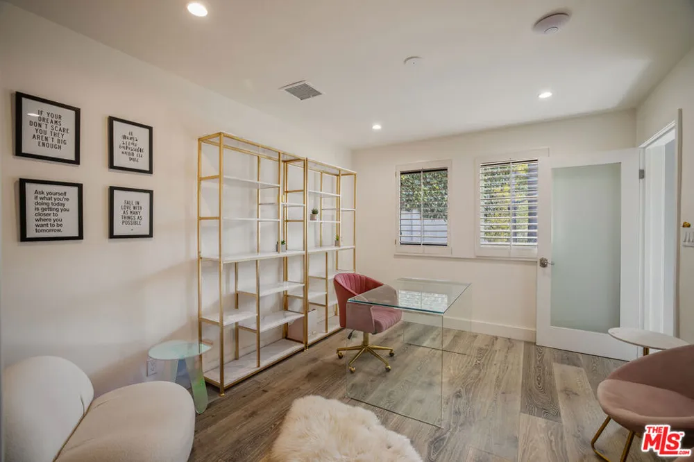 8400 Mulholland Drive Los Angeles, CA 90046