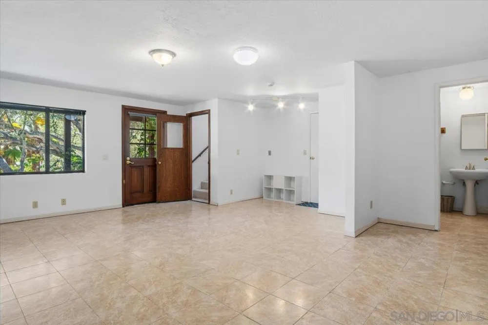 20455 FORTUNA DEL SUR Escondido, CA 92029