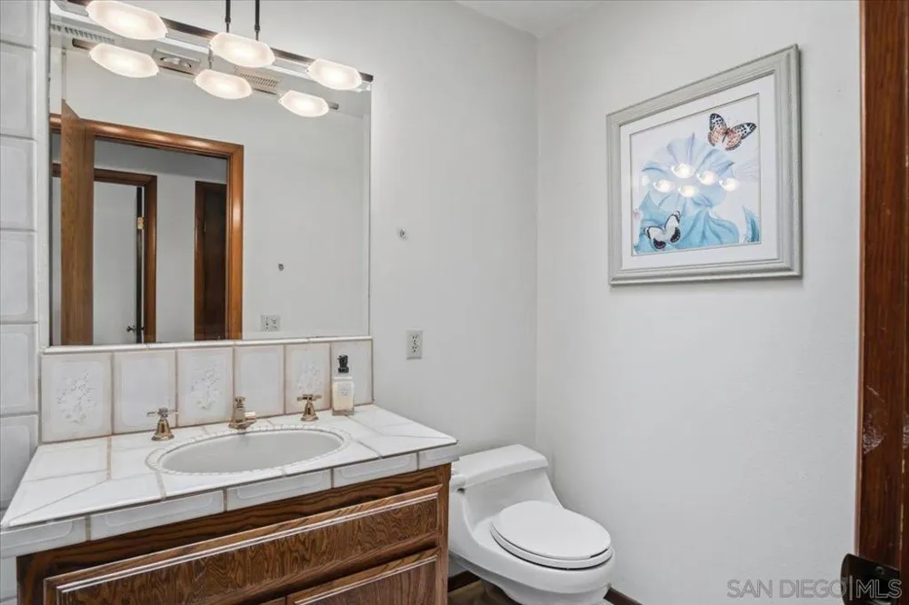 20455 FORTUNA DEL SUR Escondido, CA 92029