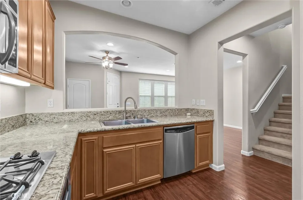 40274 Rosewell Court Temecula, CA 92591