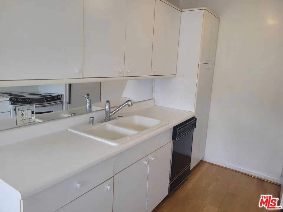 960 Larrabee Street #310 West Hollywood, CA 90069