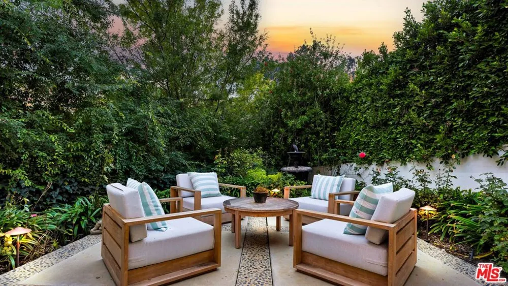 1163 Angelo Drive Beverly Hills, CA 90210
