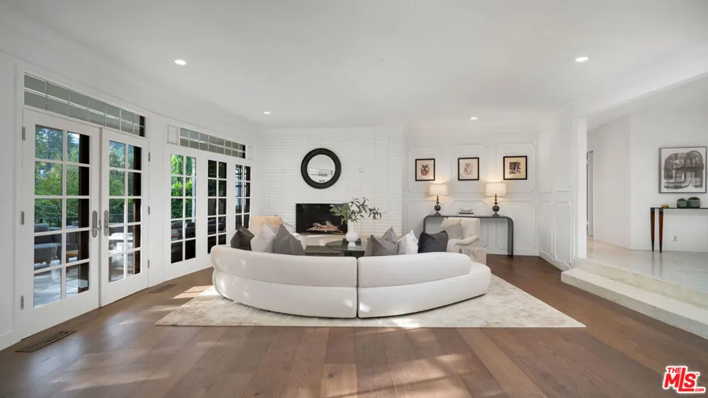 1163 Angelo Drive Beverly Hills, CA 90210