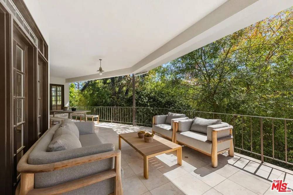 1163 Angelo Drive Beverly Hills, CA 90210