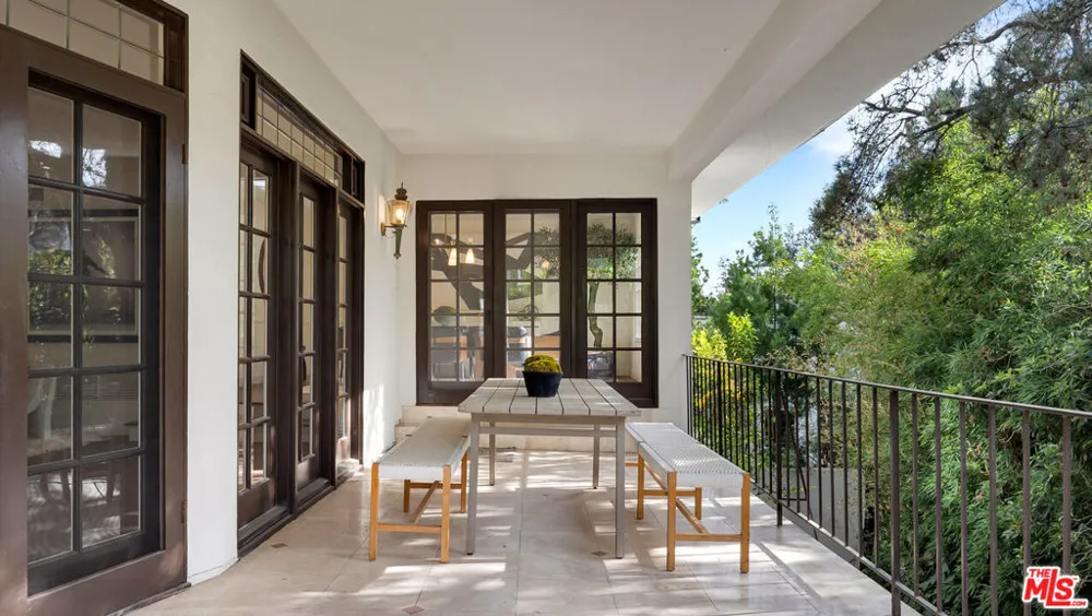 1163 Angelo Drive Beverly Hills, CA 90210