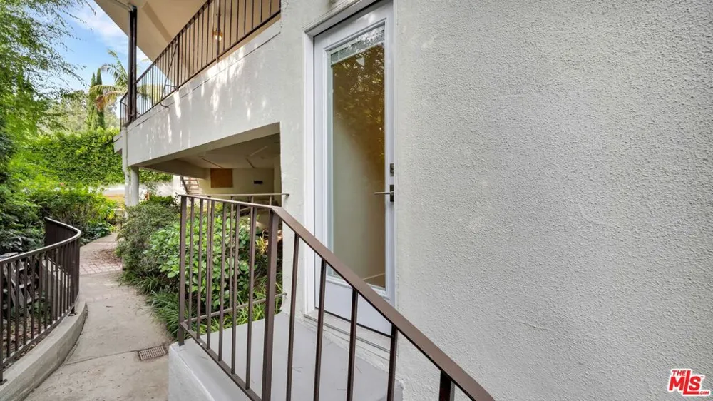 1163 Angelo Drive Beverly Hills, CA 90210