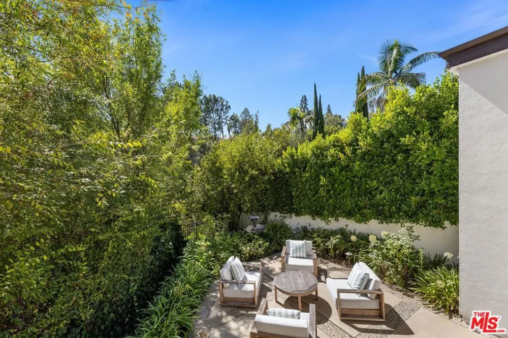 1163 Angelo Drive Beverly Hills, CA 90210