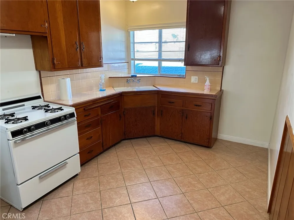 611 E Santa Anita Avenue Burbank, CA 91501