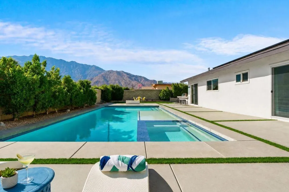359 W Bon Air Drive Palm Springs, CA 92262