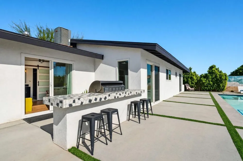 359 W Bon Air Drive Palm Springs, CA 92262