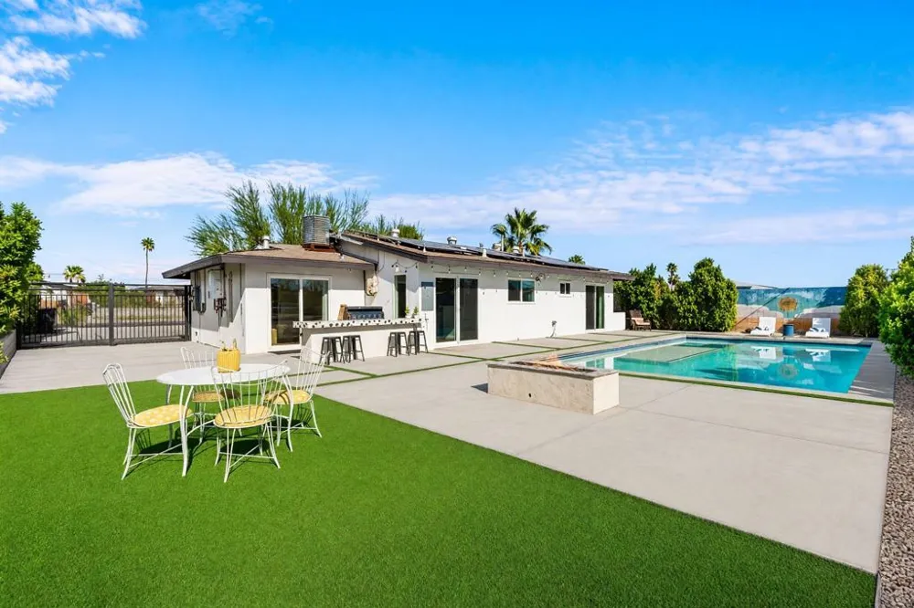 359 W Bon Air Drive Palm Springs, CA 92262