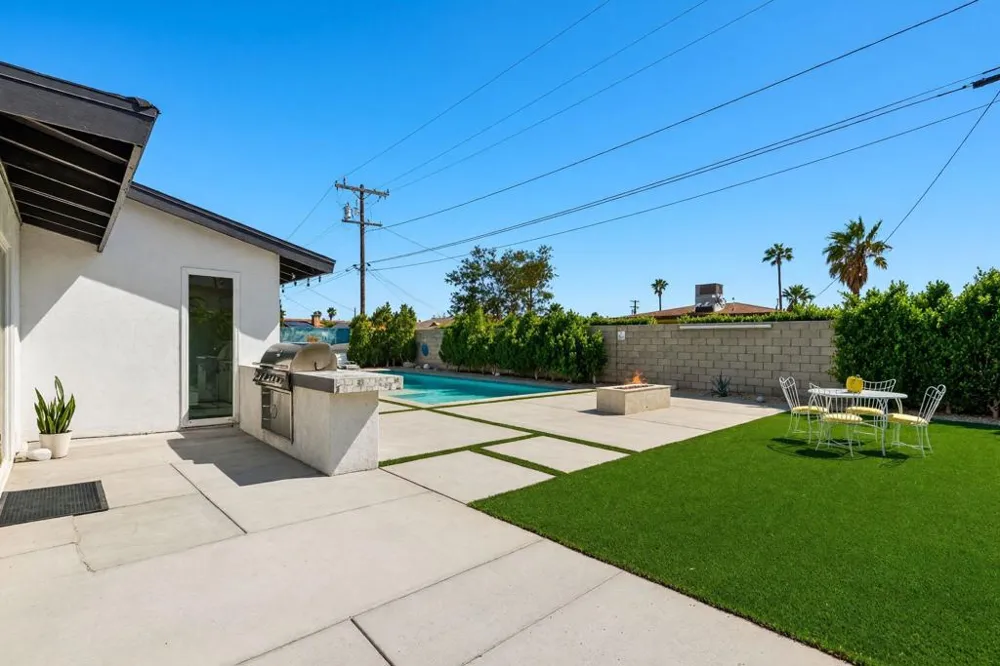 359 W Bon Air Drive Palm Springs, CA 92262