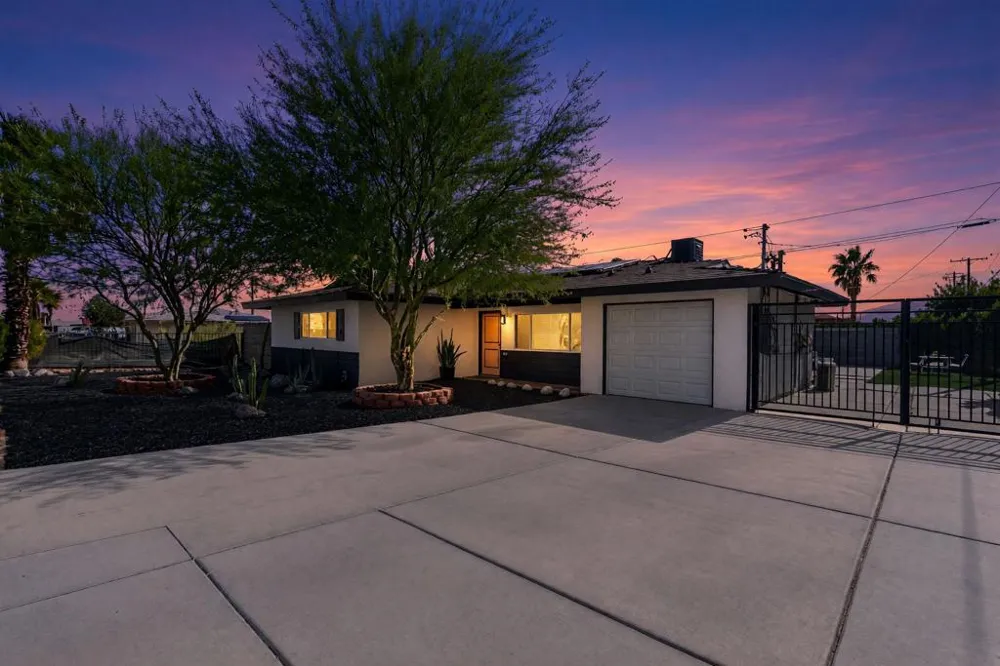 359 W Bon Air Drive Palm Springs, CA 92262