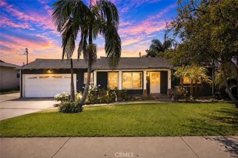 334 E Juanita Avenue