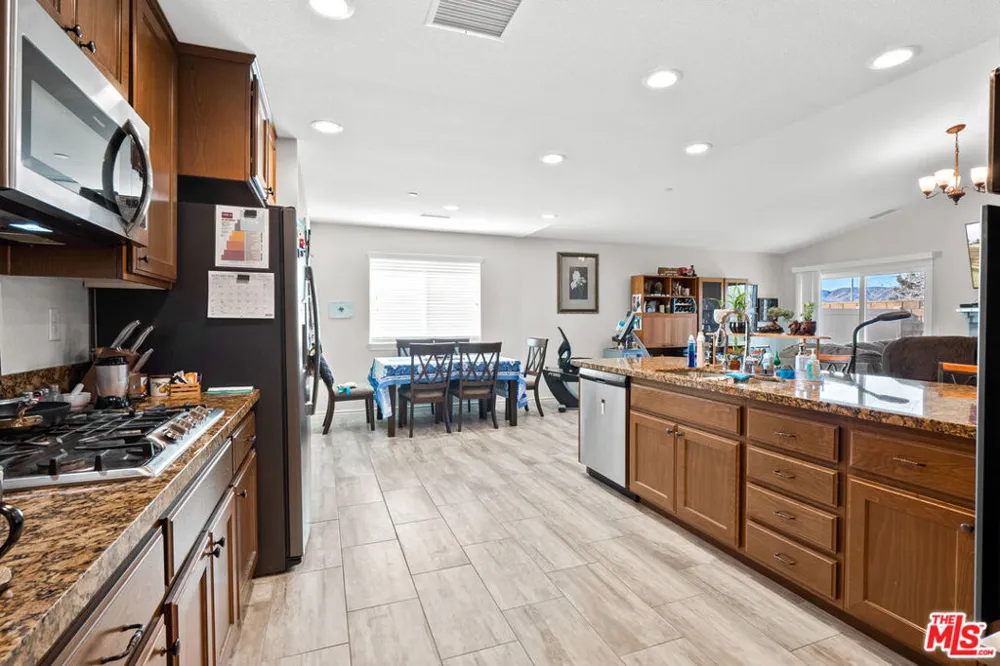 43941 59th Street Lancaster, CA 93536