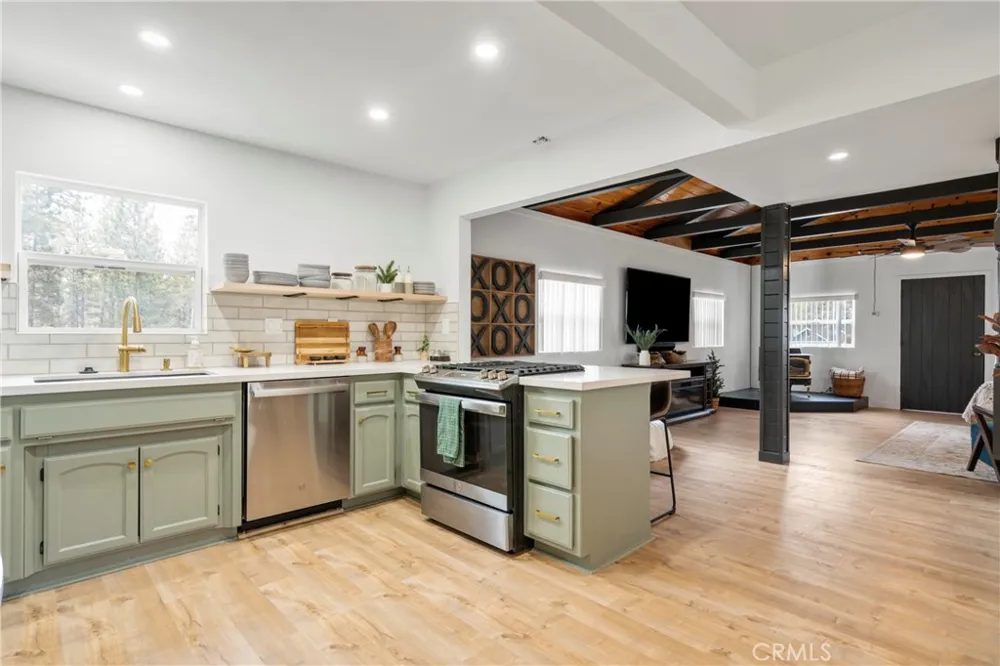 606 Merced Big Bear Lake, CA 92315