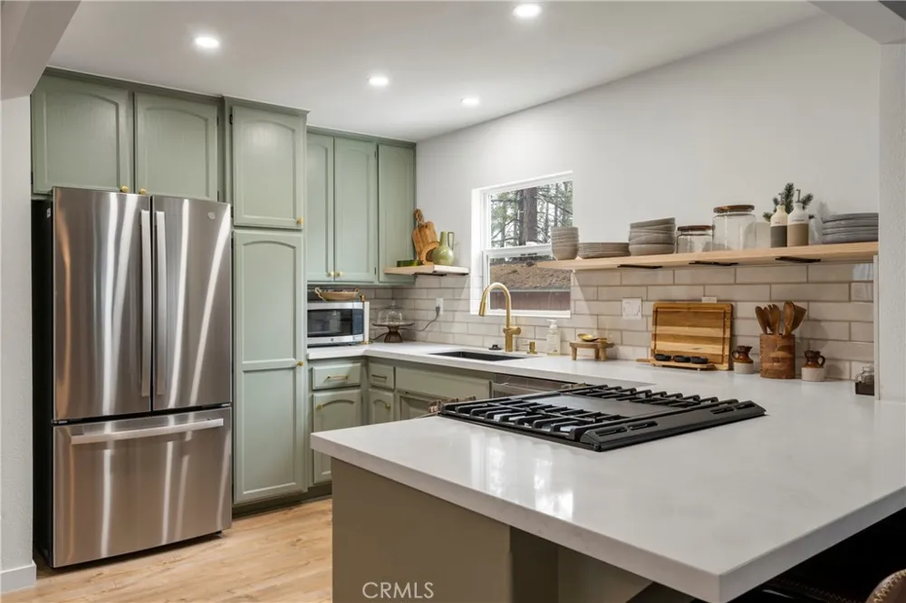 606 Merced Big Bear Lake, CA 92315