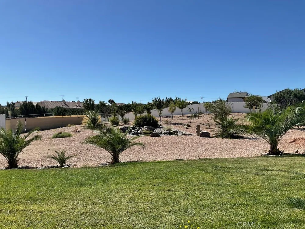 10525 Sage Street Oak Hills, CA 92344