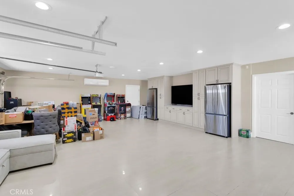 10525 Sage Street Oak Hills, CA 92344