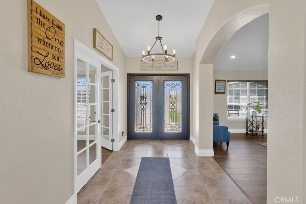 10525 Sage Street Oak Hills, CA 92344