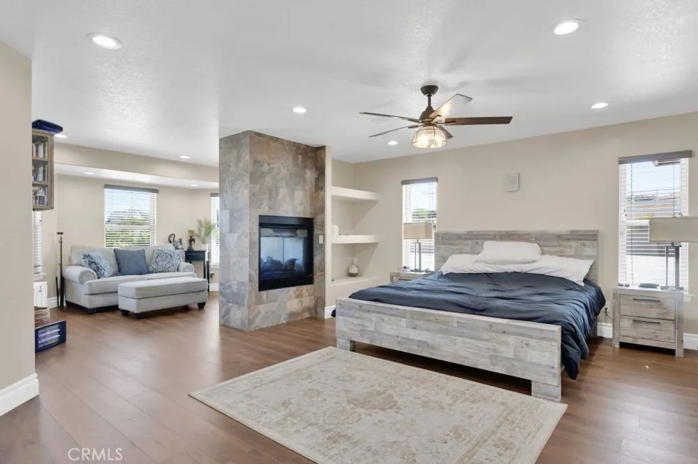 10525 Sage Street Oak Hills, CA 92344