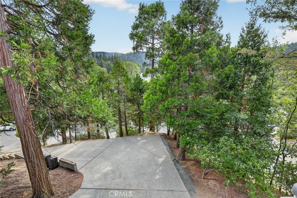 349 Golf Course Lake Arrowhead, CA 92352