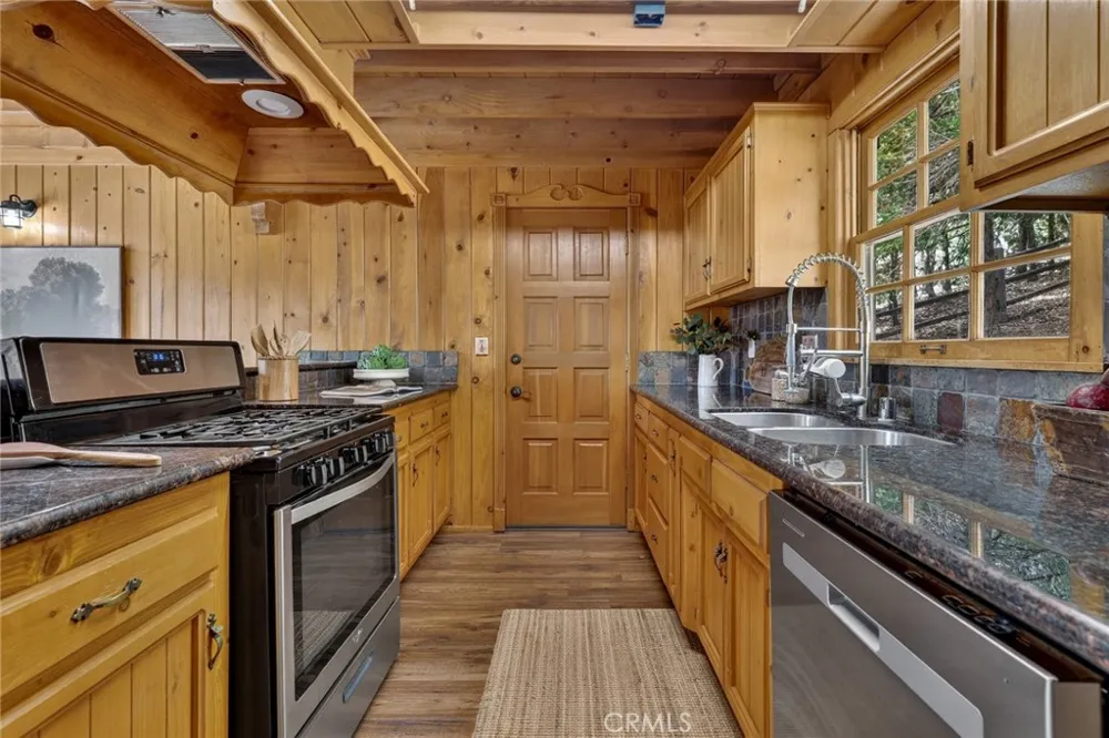 349 Golf Course Lake Arrowhead, CA 92352