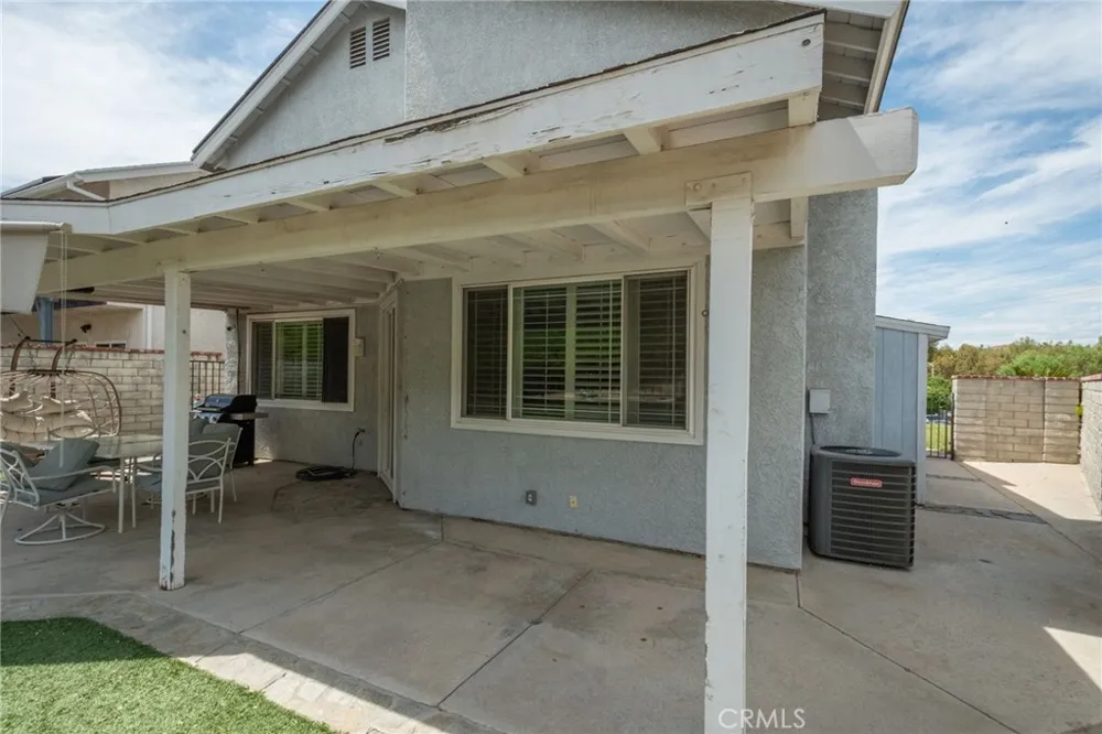 28454 Evergreen Saugus, CA 91390