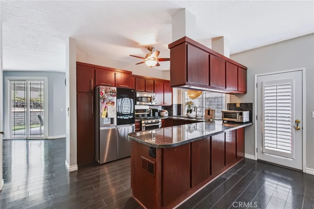 28454 Evergreen Saugus, CA 91390