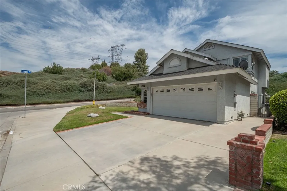 28454 Evergreen Saugus, CA 91390