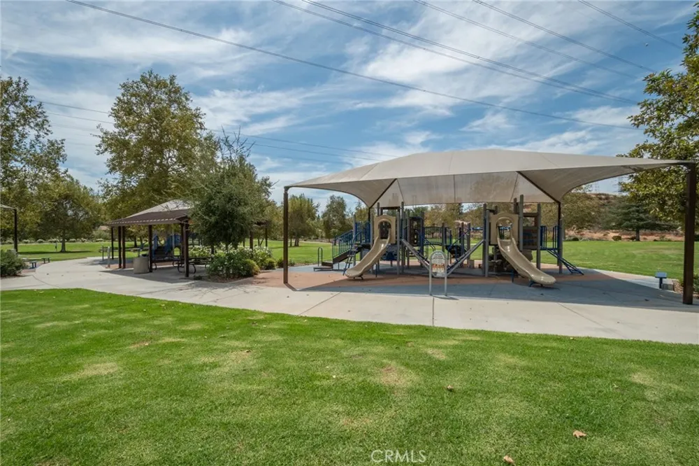 28454 Evergreen Saugus, CA 91390