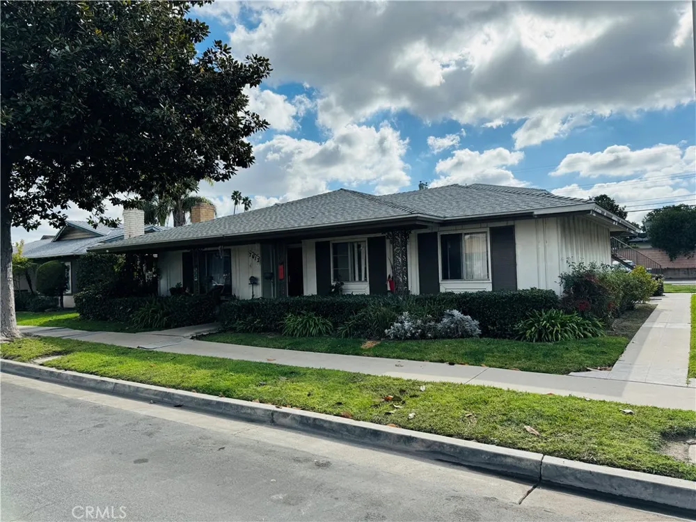 7612 Amazon #2 Huntington Beach, CA 92647