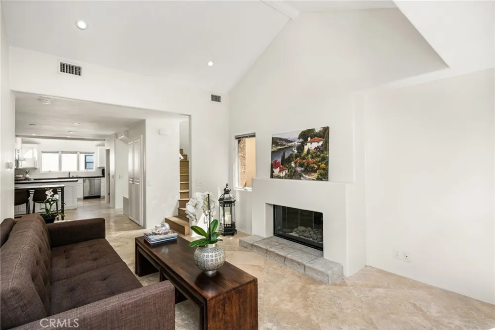 506 Acacia Newport Beach, CA 92625
