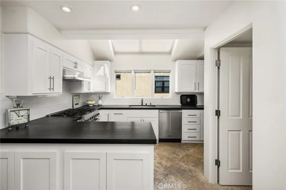 506 Acacia Newport Beach, CA 92625