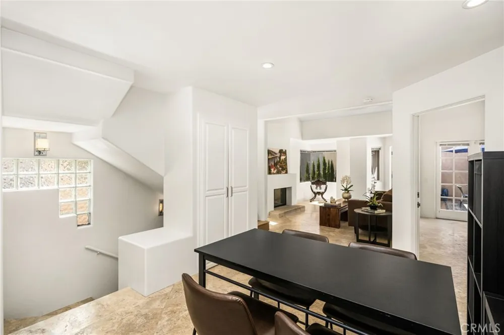 506 Acacia Newport Beach, CA 92625