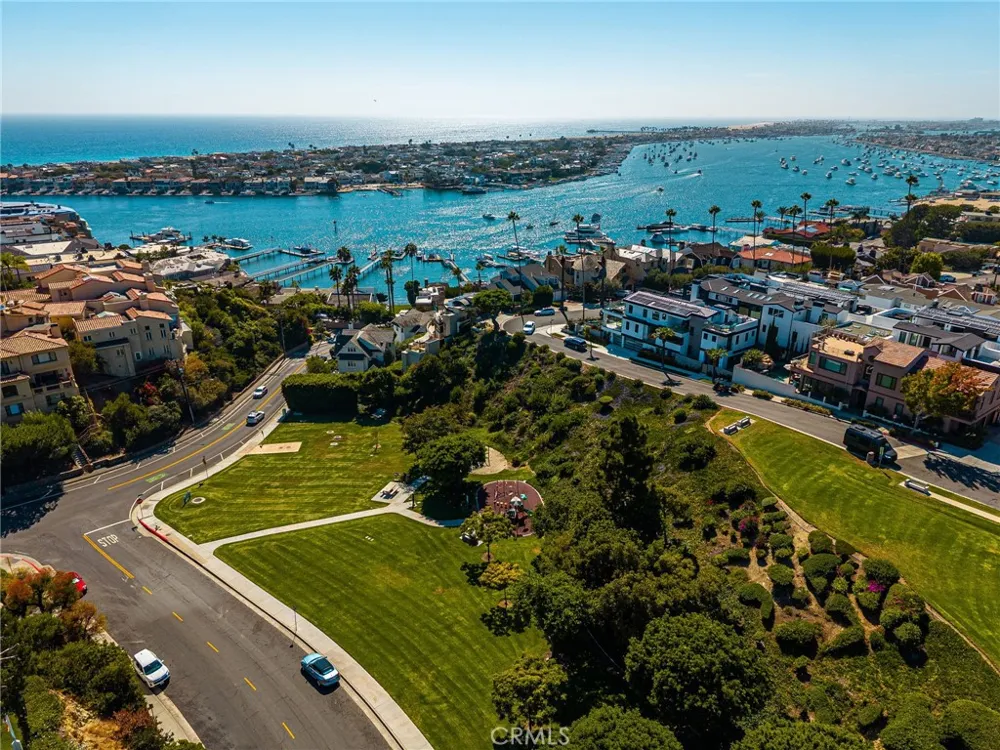 506 Acacia Newport Beach, CA 92625