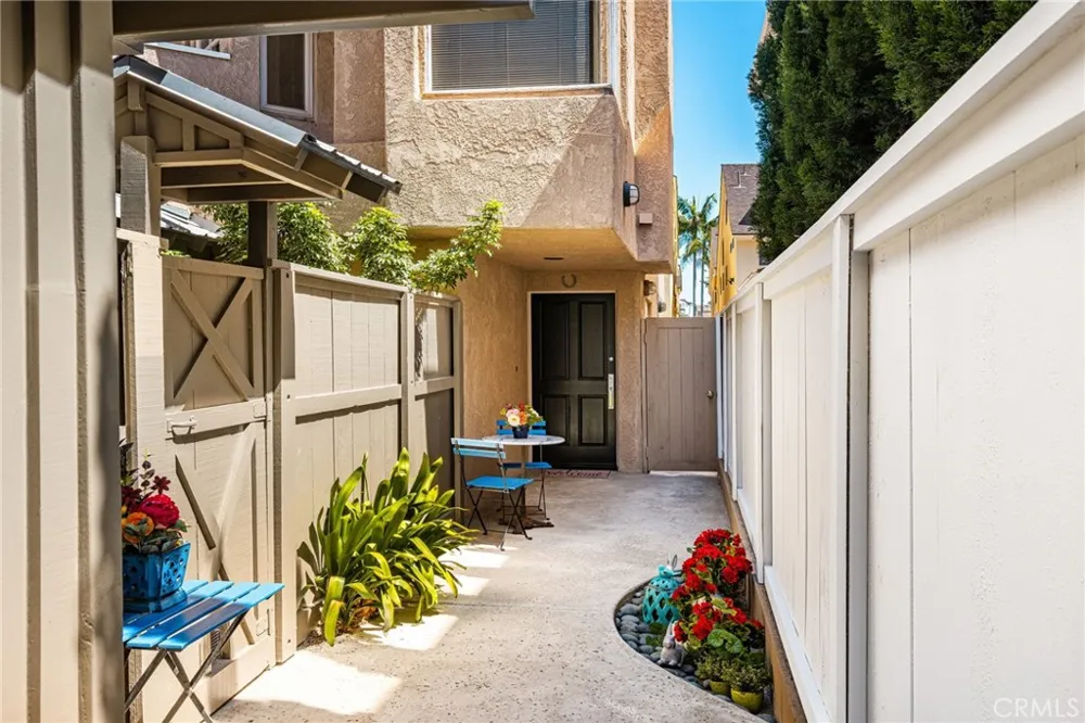 506 Acacia Newport Beach, CA 92625