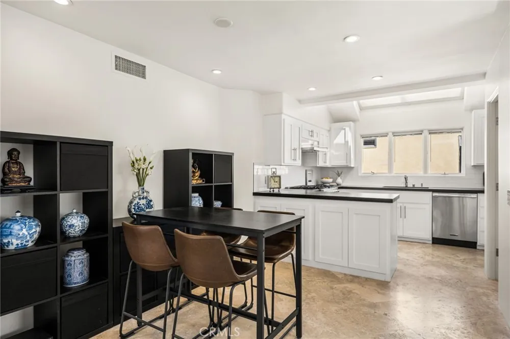 506 Acacia Newport Beach, CA 92625