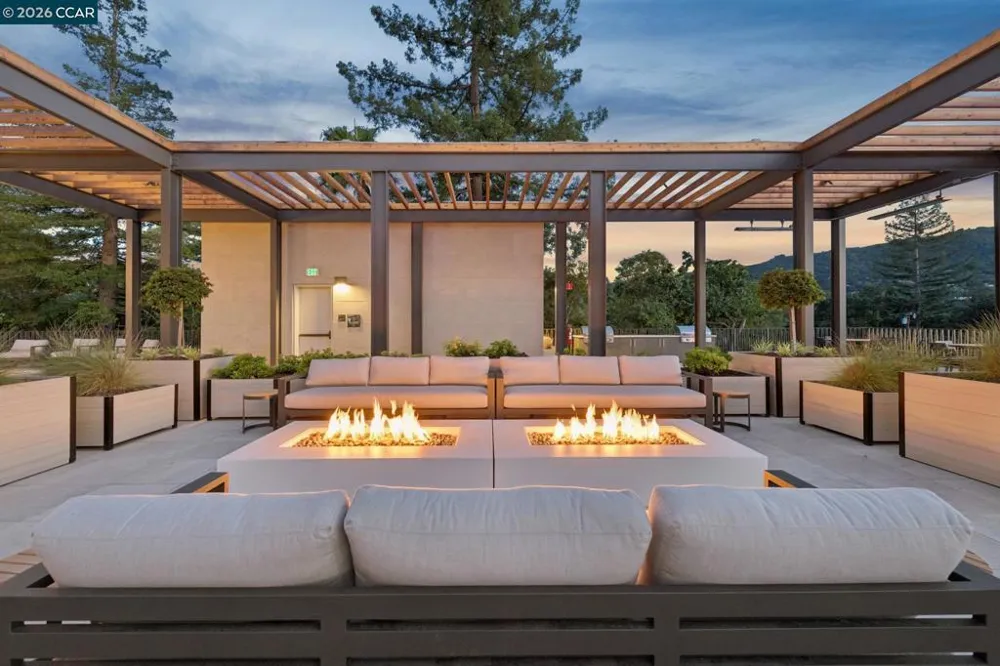 375 W El Pintado Rd #308 Danville, CA 94526
