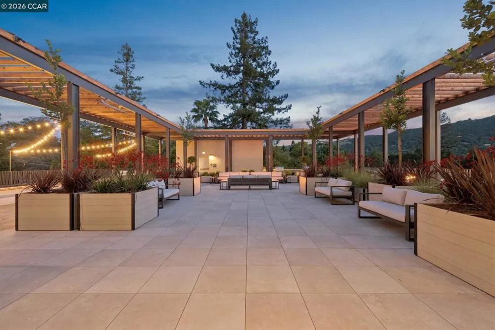 375 W El Pintado Rd #308 Danville, CA 94526