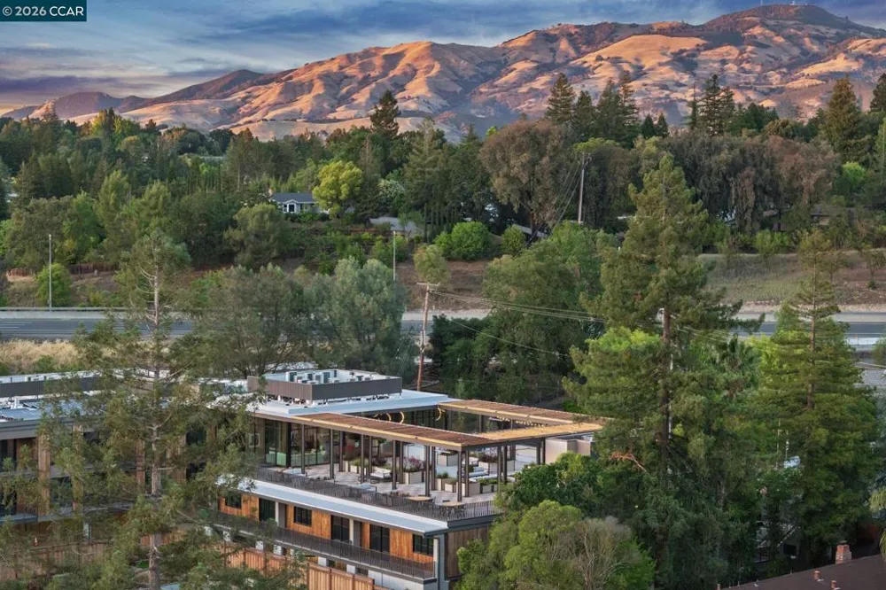 375 W El Pintado Rd #308 Danville, CA 94526